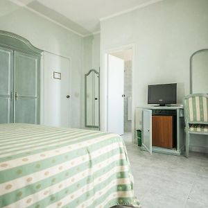 Camera con letto king size
